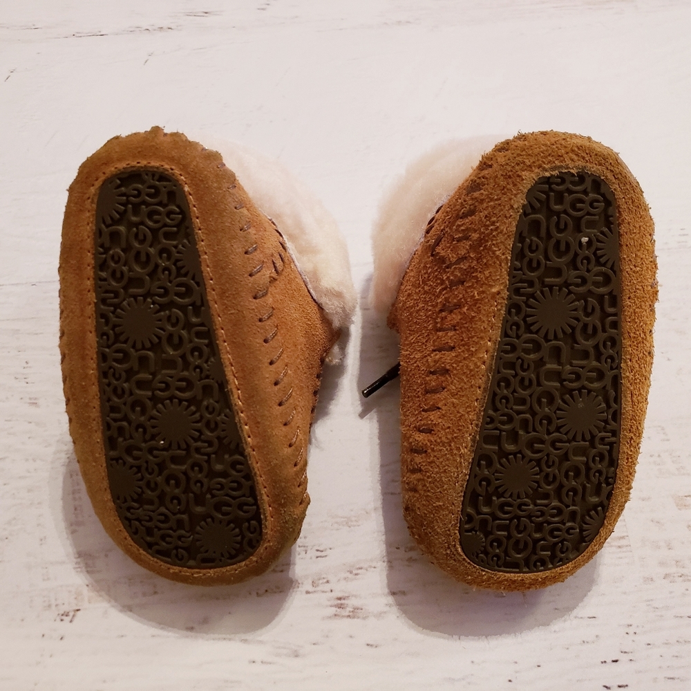 UGG | Baby Booties Size US 2/3 - Picture 3 of 4